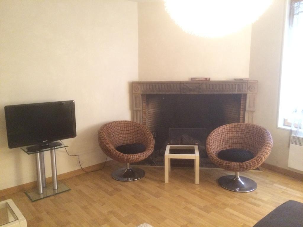 L'Appartement De La Maison Du Theatre Saint Bonnet Bourges Bilik gambar